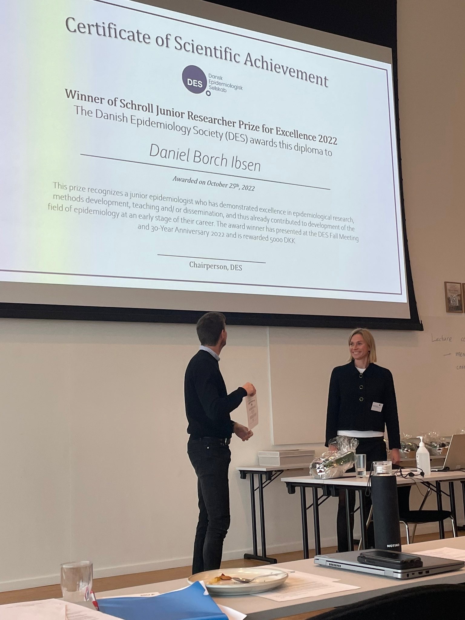 Daniel Borch Ibsen vinder Schroll Prisen for excellente yngre forskere 2022.